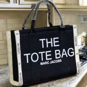 Marc Jacobs Tote Bag – Iconic Style